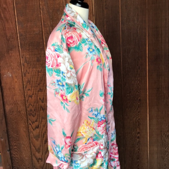 SOLD Saks Fifth Ave Robe - Picture 3 of 8
